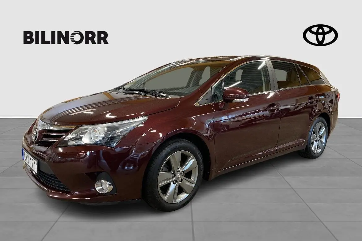 Toyota Avensis 2015