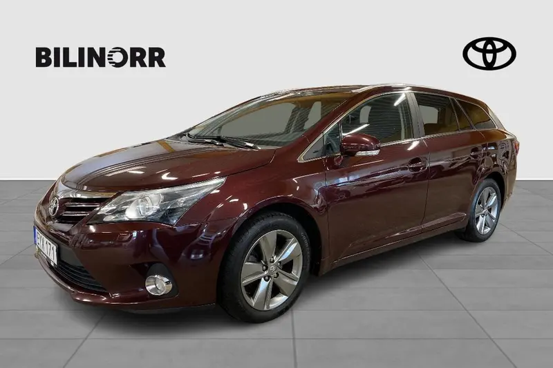 Toyota Avensis 2015