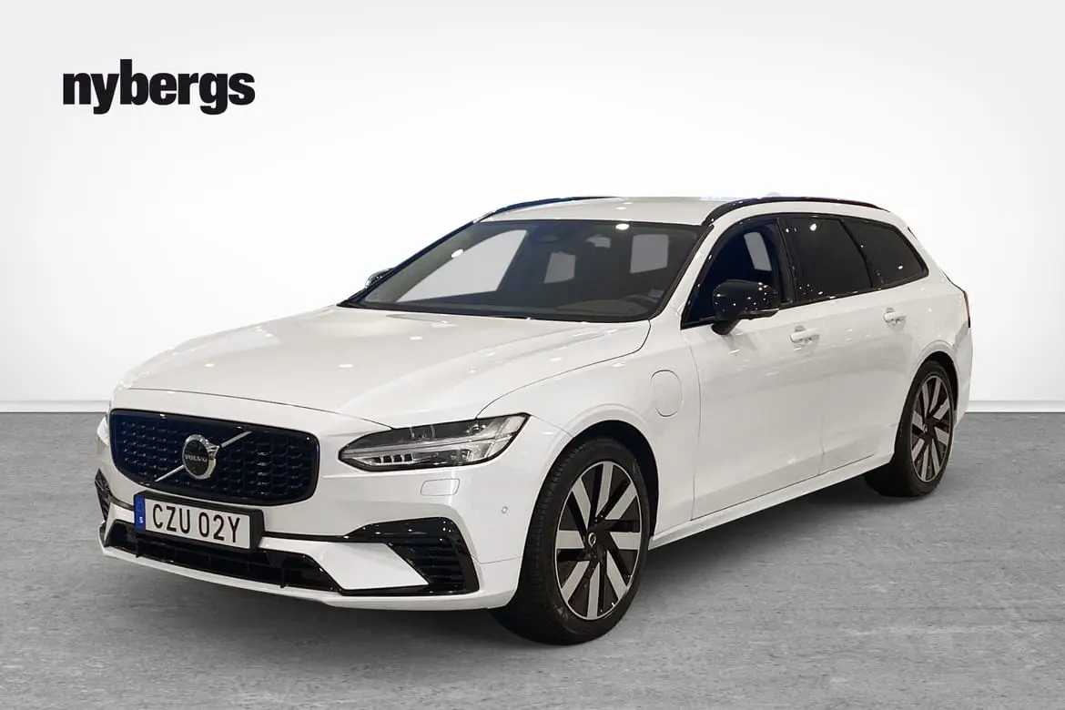 Volvo V90 2025
