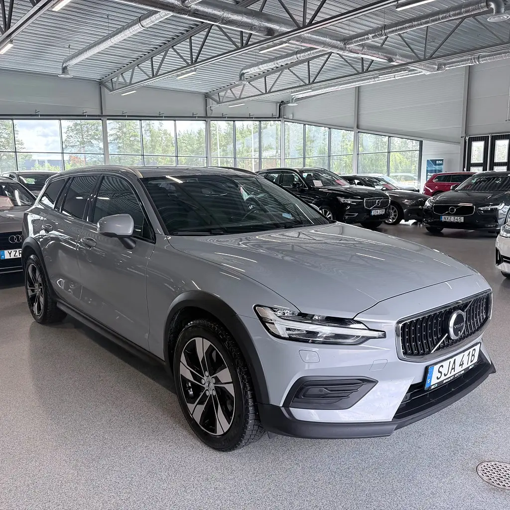 Volvo V60 2024