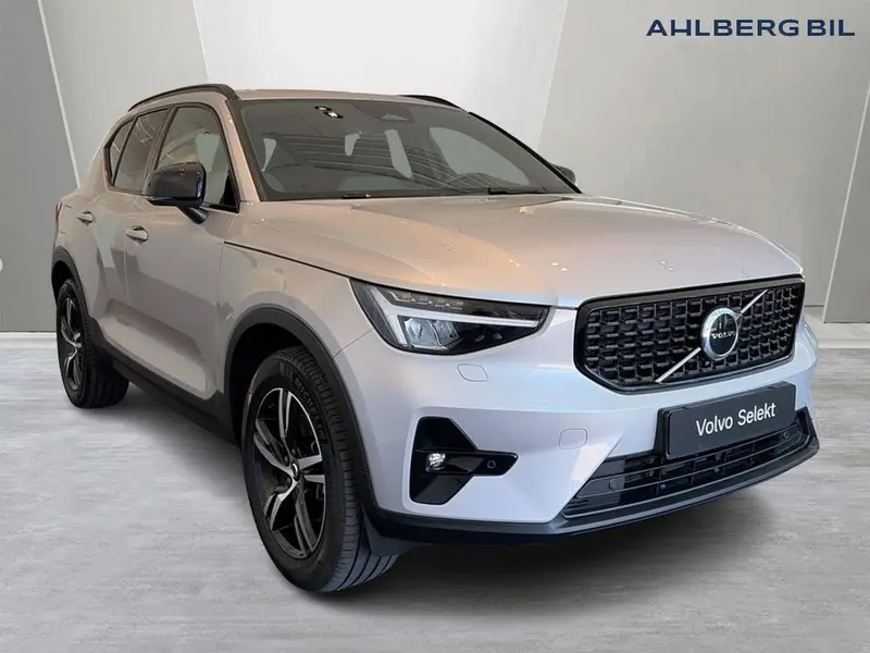 Volvo XC40 2025