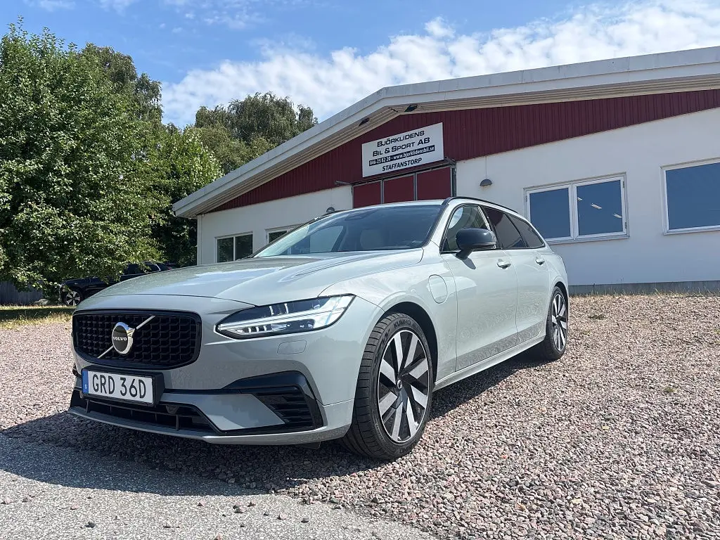 Volvo V90 2024