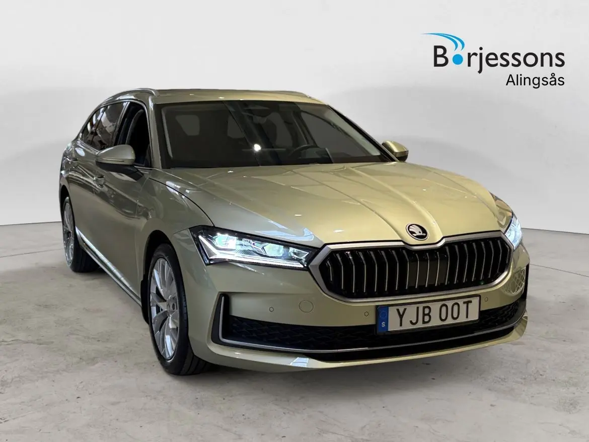 Skoda Superb 2025