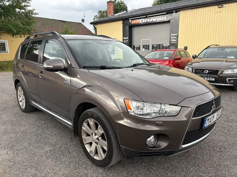 Mitsubishi Outlander 2012