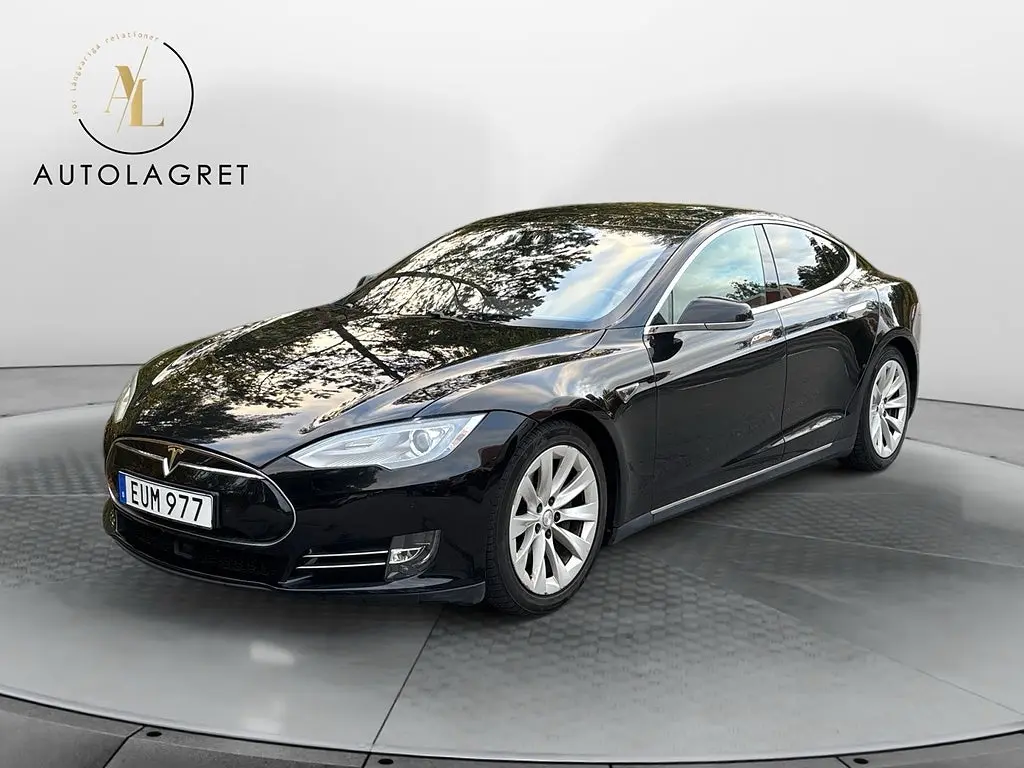 Tesla Model S 2015