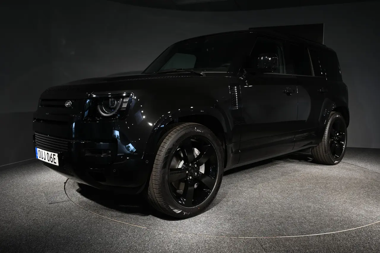 Land Rover Defender 2026