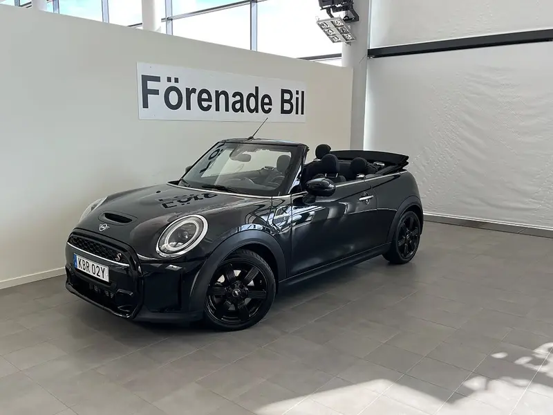 MINI Cabrio 2024