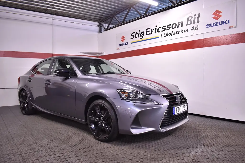 Lexus IS 2018