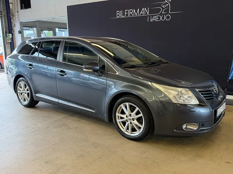 Toyota Avensis 2011