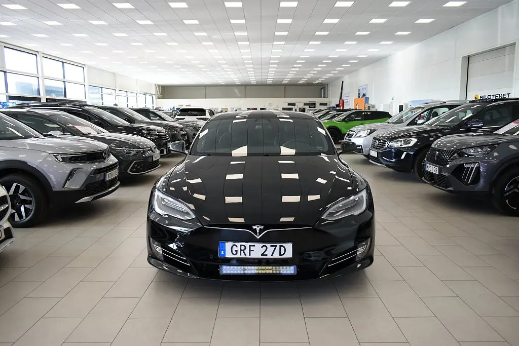 Tesla Model S 2021
