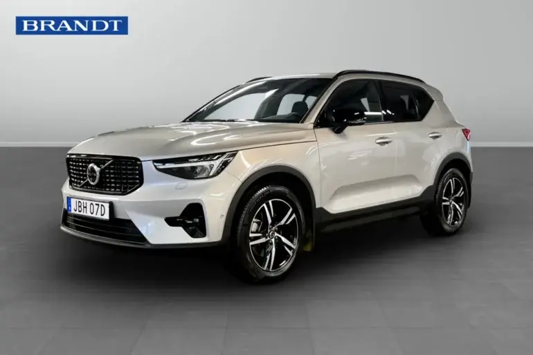 Volvo XC40 2025