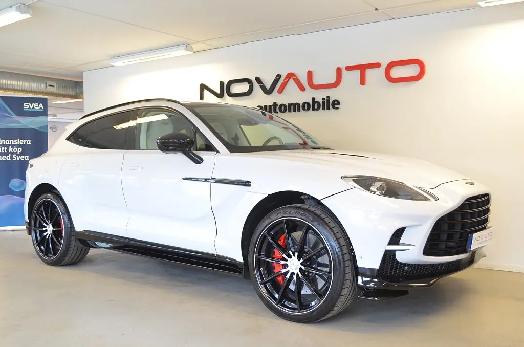 Aston Martin DBX 2023