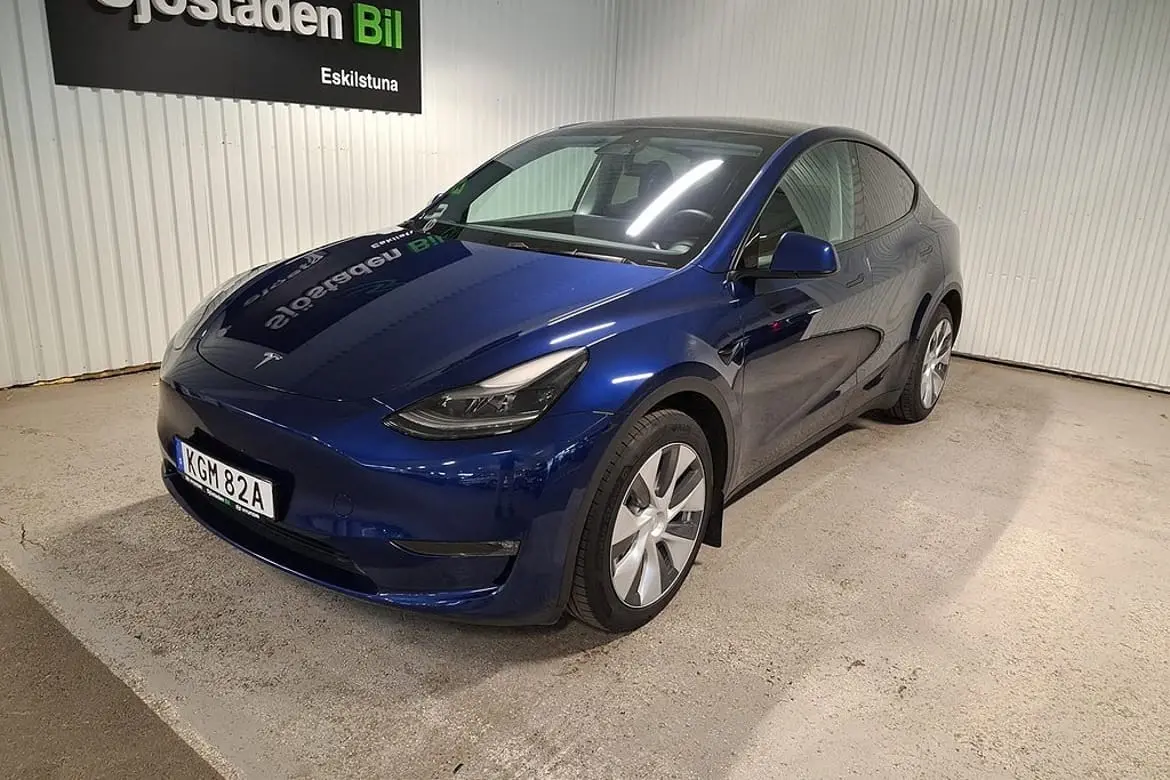 Tesla Model Y 2024