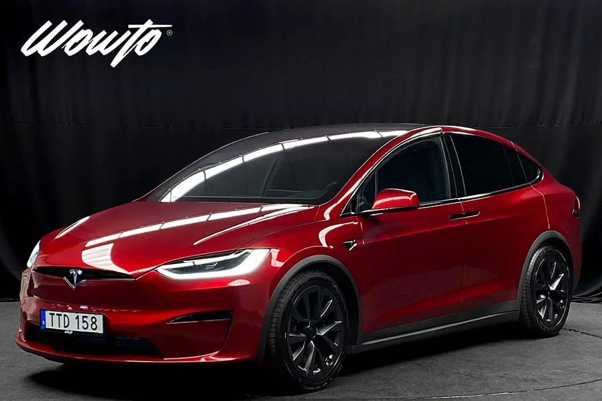 Tesla Model X 2024
