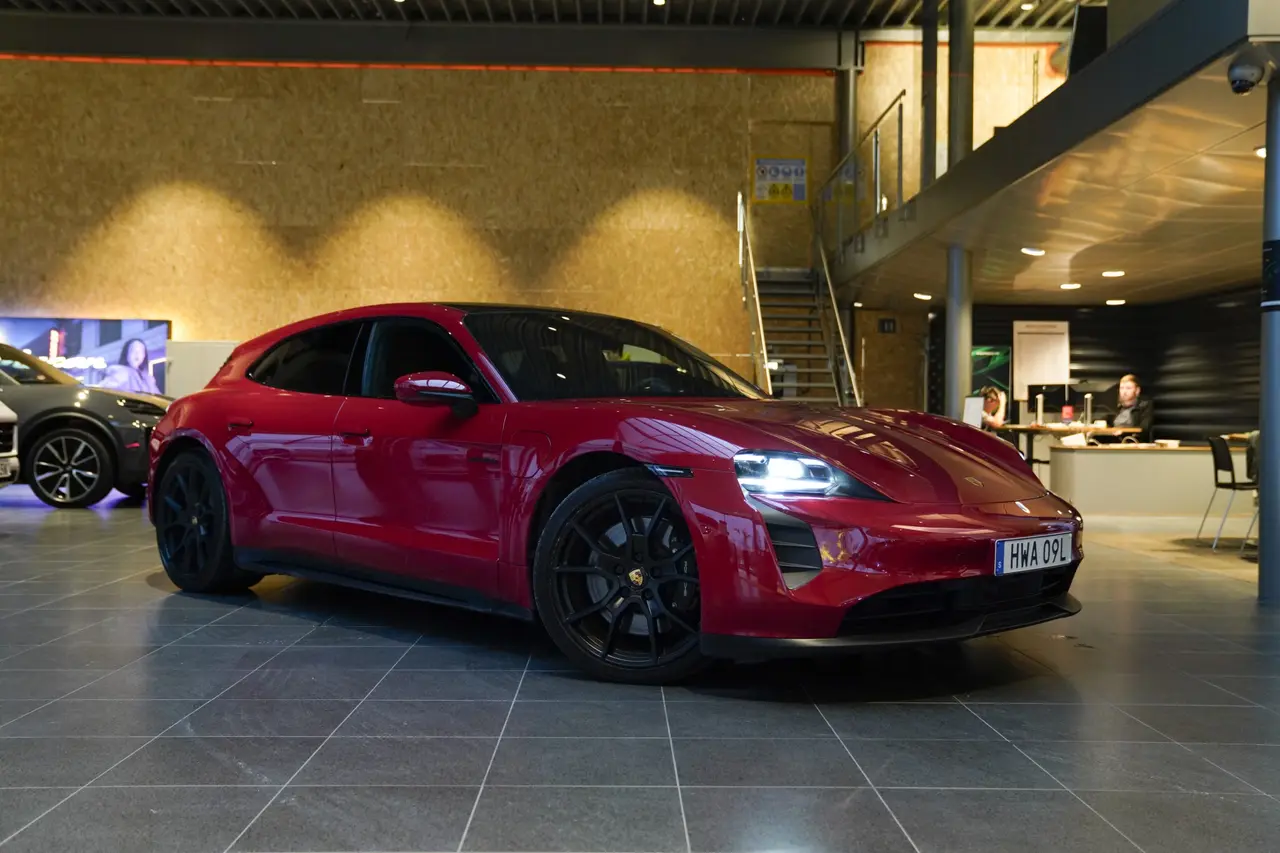 Porsche Taycan 2023