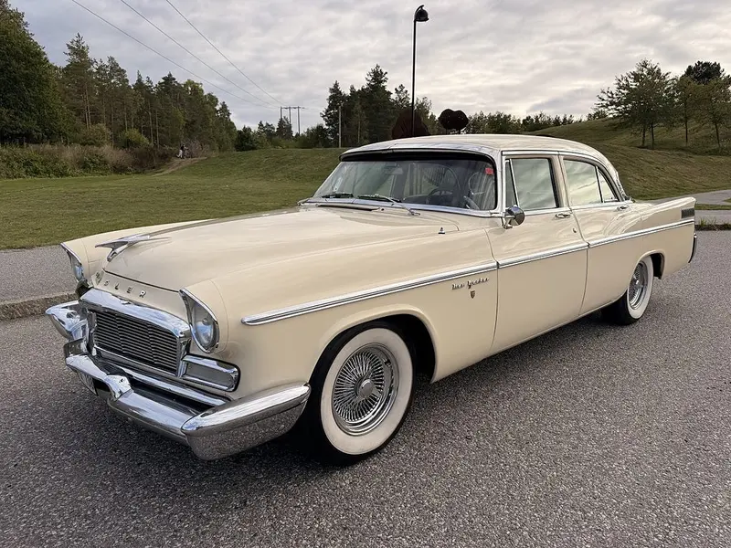 Chrysler New Yorker 1956