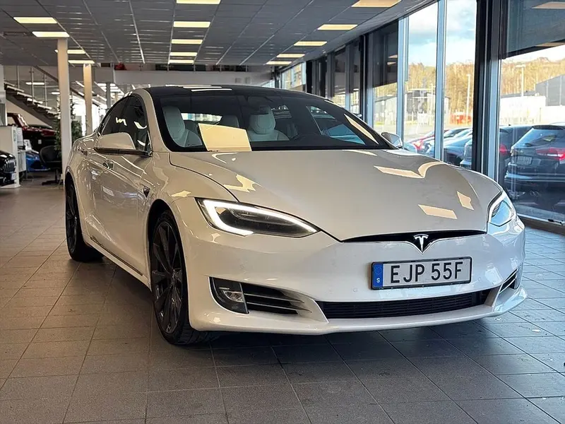 Tesla Model S 2020