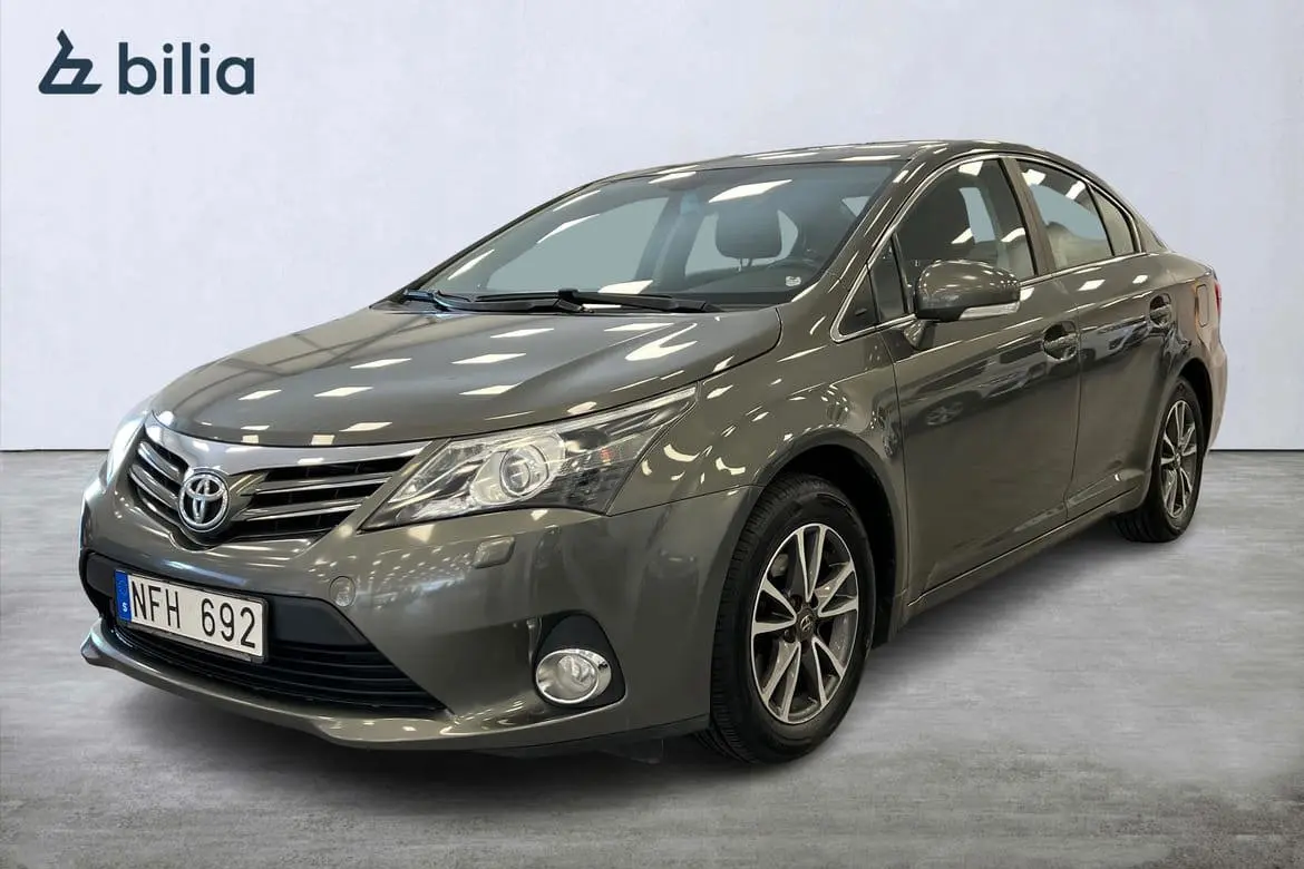 Toyota Avensis 2012
