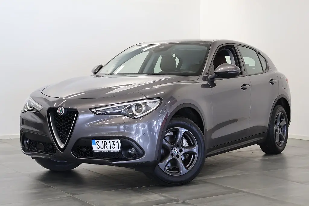Alfa Romeo Stelvio 2017