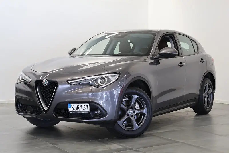 Alfa Romeo Stelvio 2017