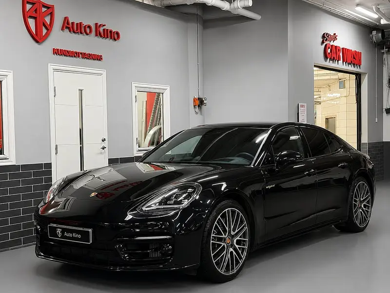 Porsche Panamera 2021