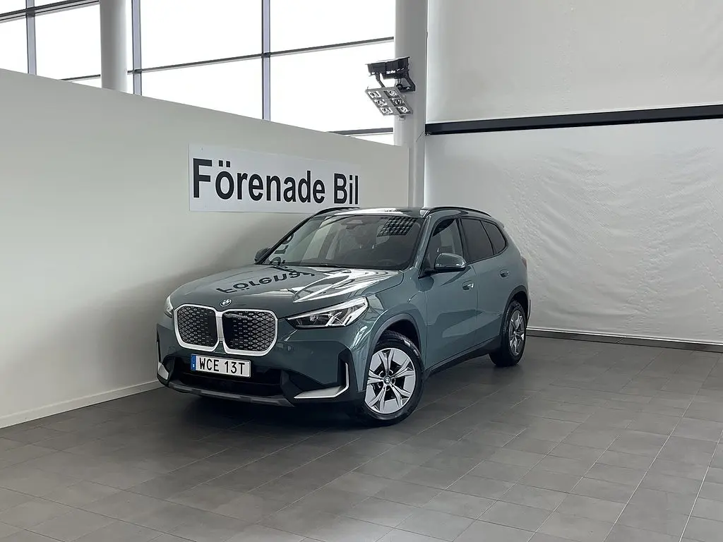 BMW iX1 2025