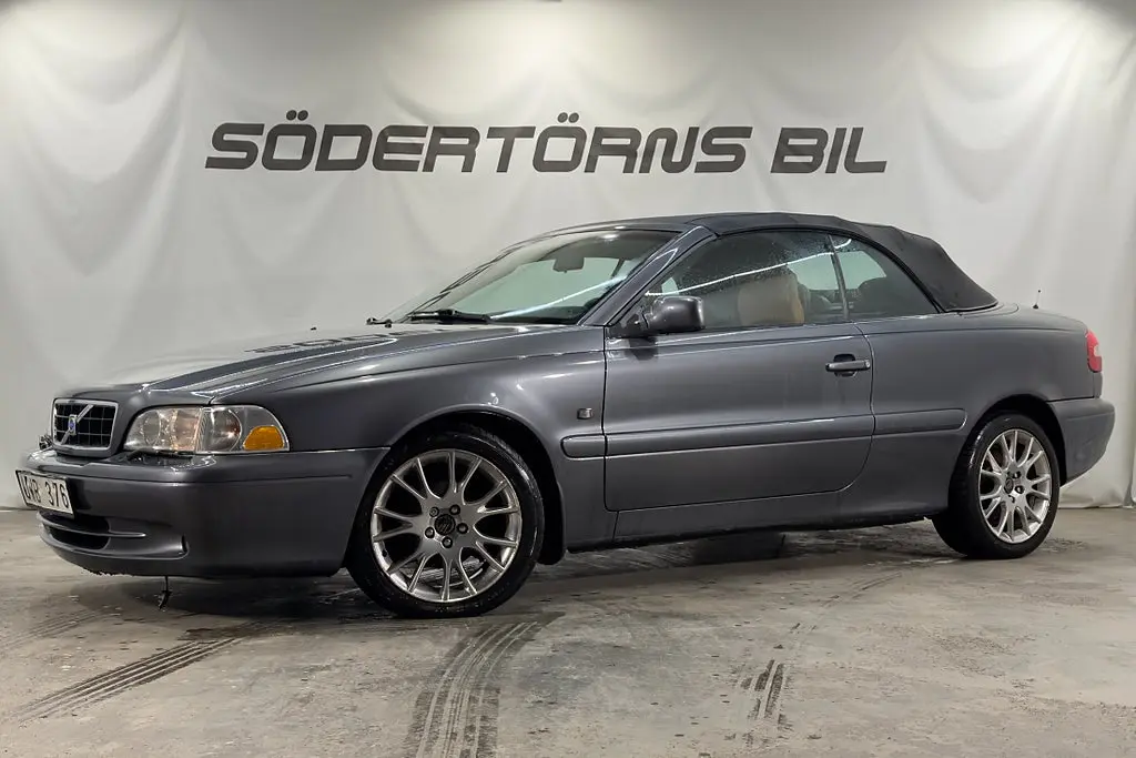 Volvo C70 2004