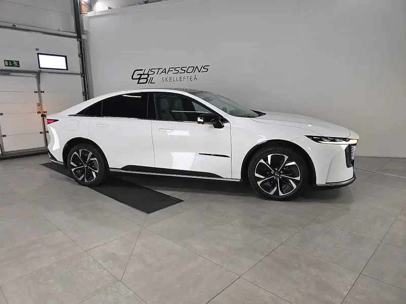 Mazda 6e 2025