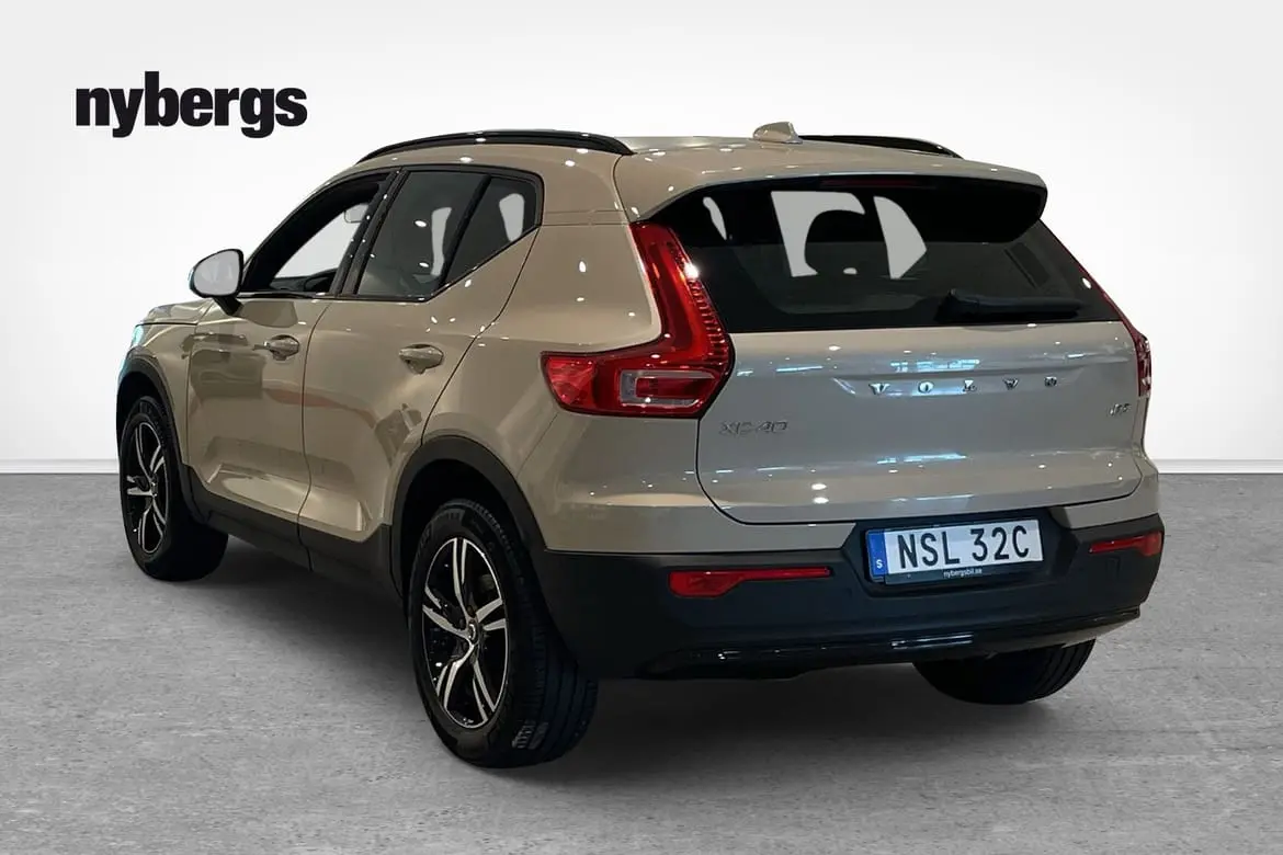 Volvo XC40 2025
