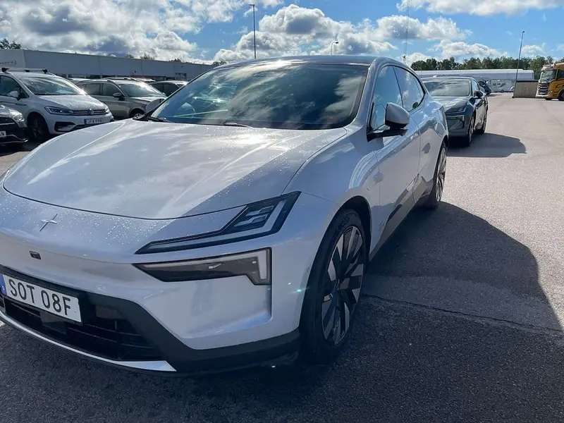 Polestar 4 2025
