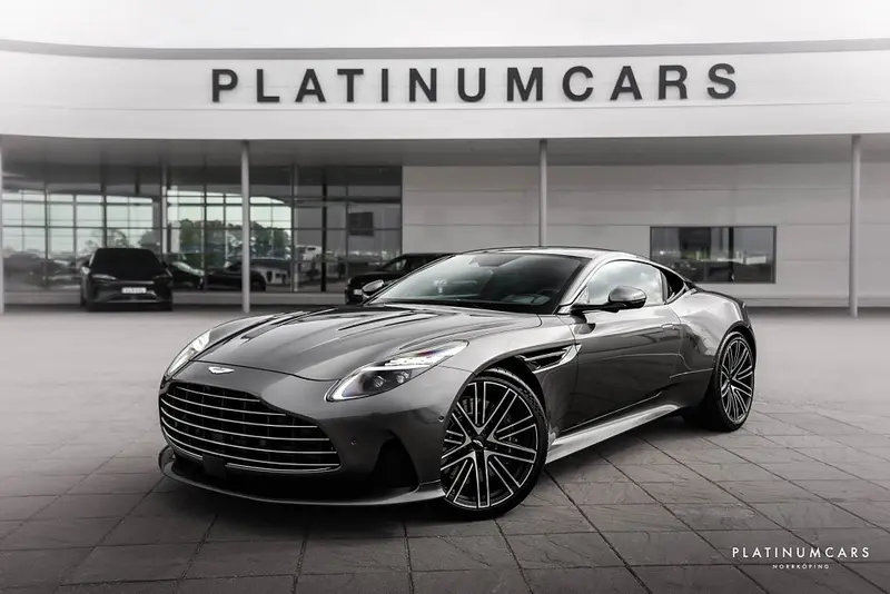 Aston Martin DB12 2025