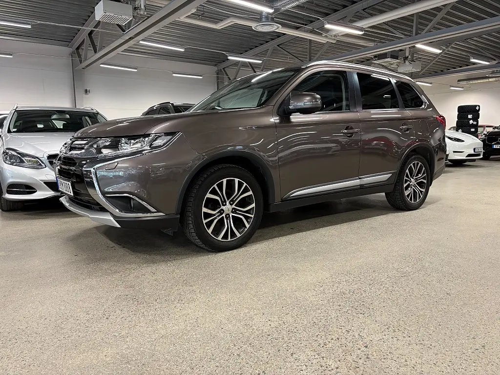 Mitsubishi Outlander 2016