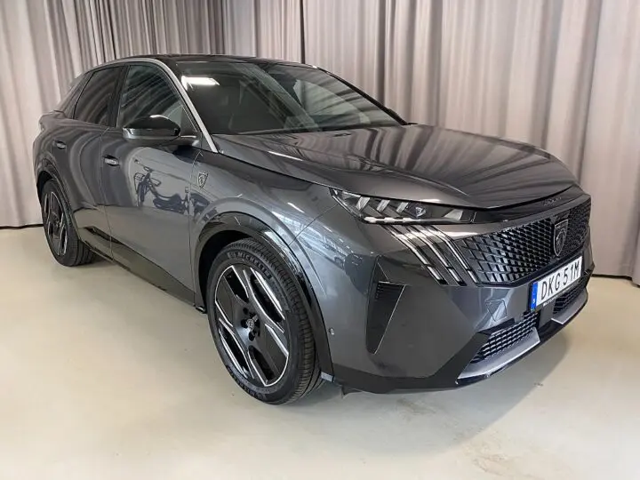 Peugeot E-3008 2025