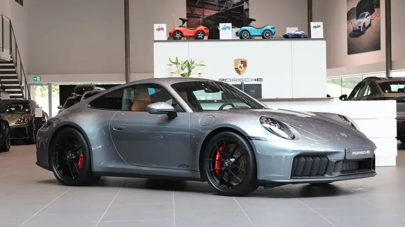 Porsche 911 2025