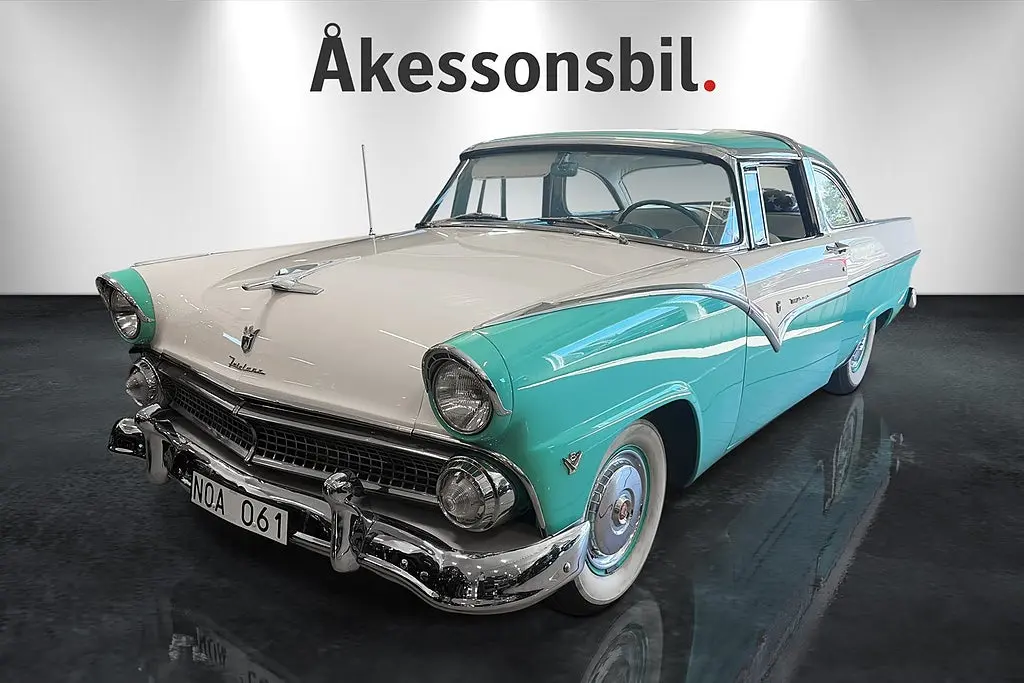 Ford Fairlane 1955