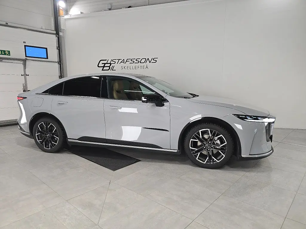 Mazda 6e 2025