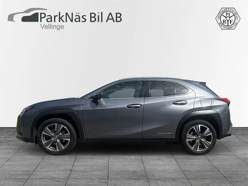 Lexus UX 2021