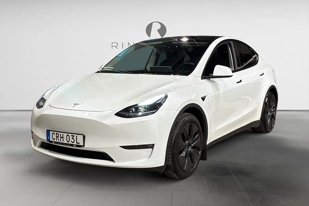 Tesla Model Y 2025