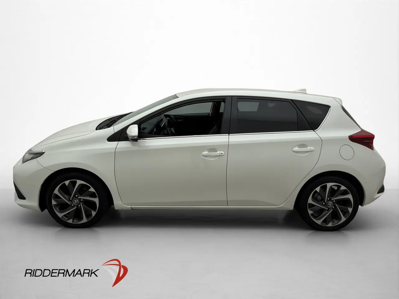 Toyota Auris 2016