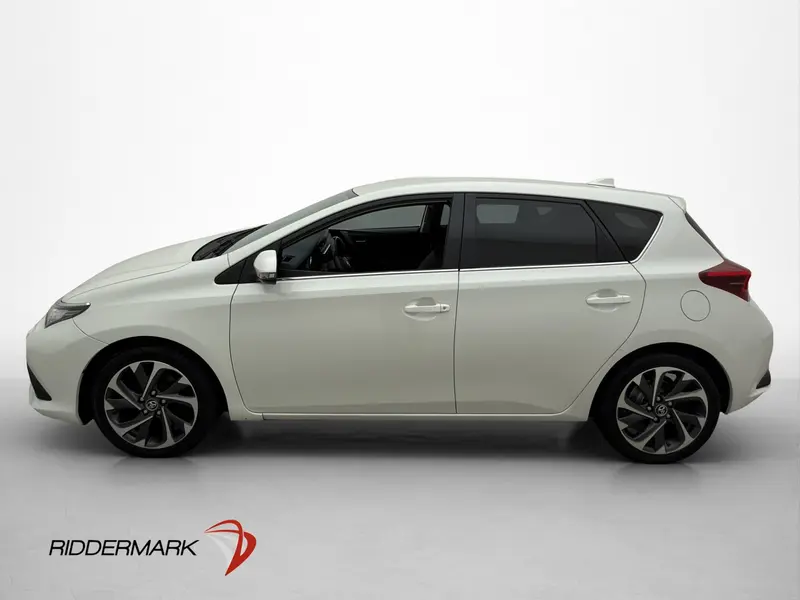 Toyota Auris 2016