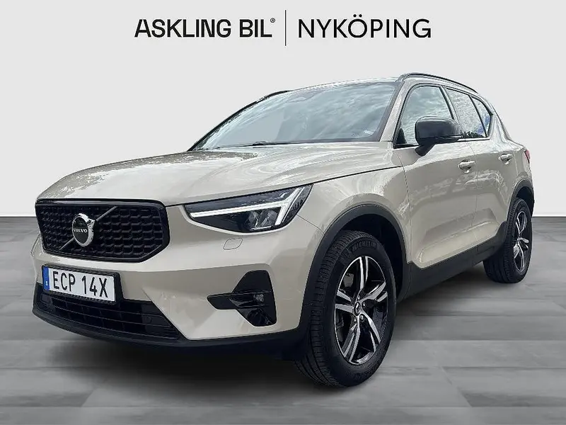 Volvo XC40 2025