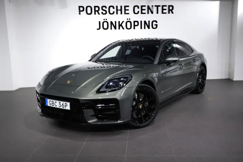 Porsche Panamera 2025