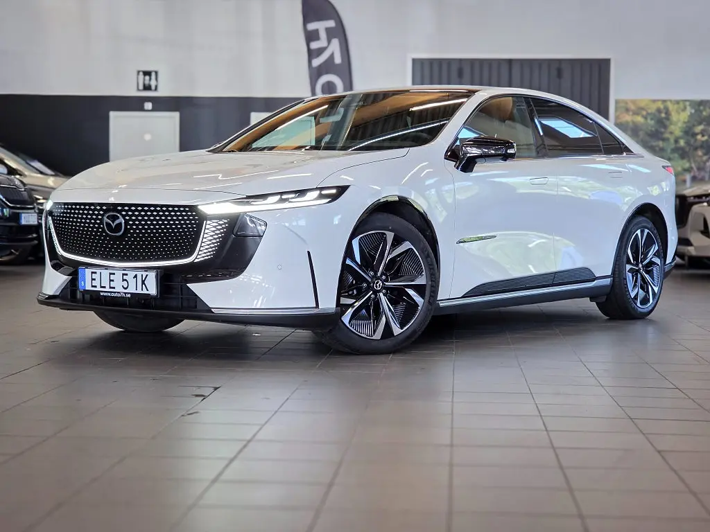 Mazda 6e 2025
