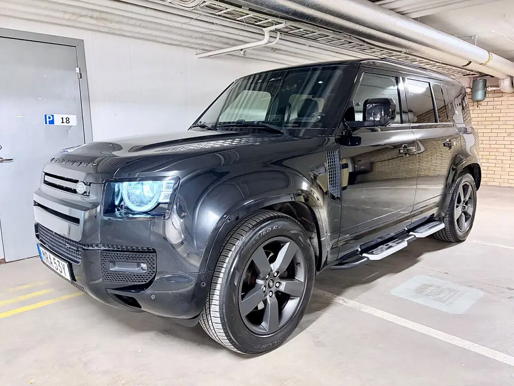 Land Rover Defender 2023