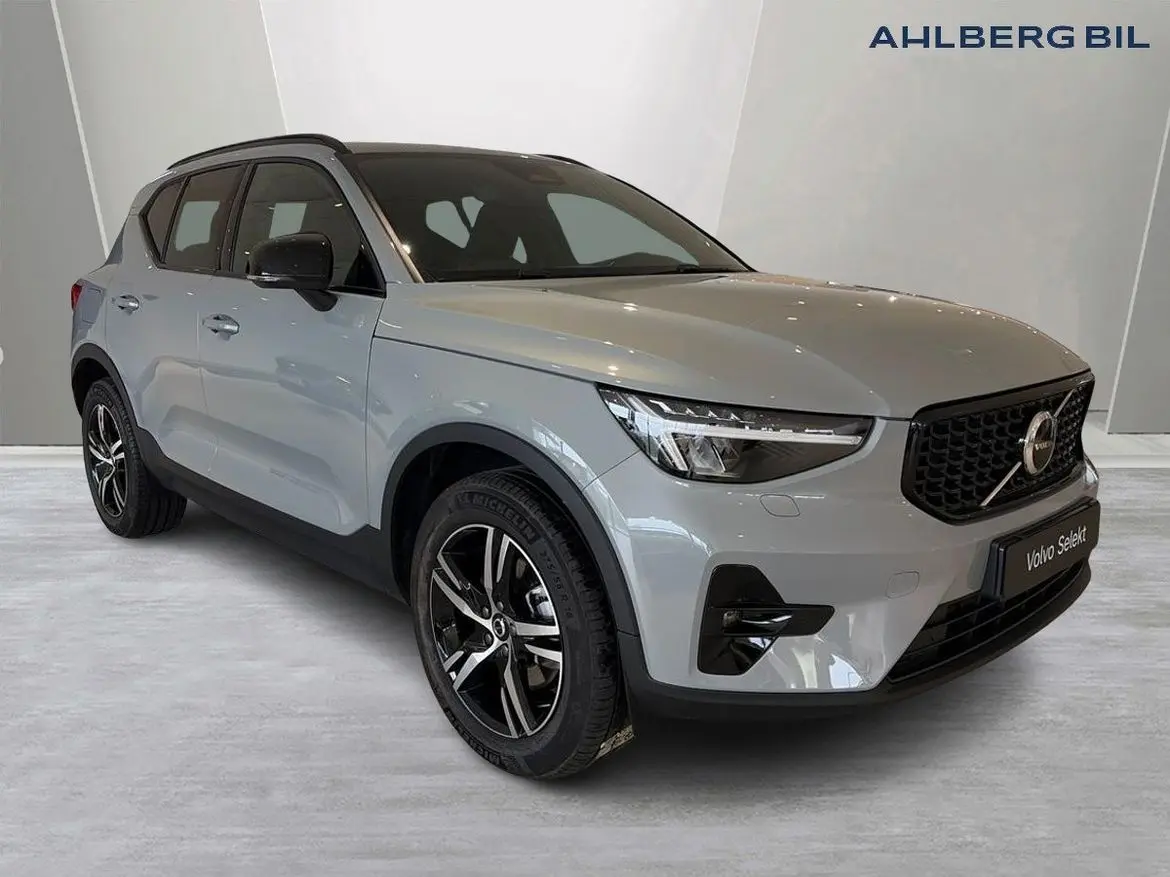 Volvo XC40 2025