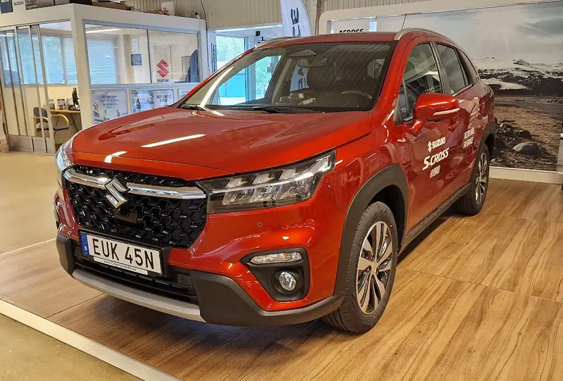 Suzuki S-Cross 2025