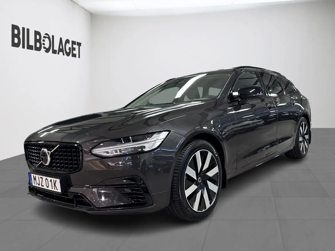 Volvo V90 2025