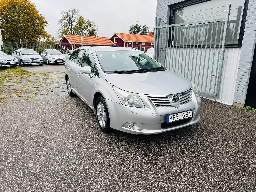 Toyota Avensis 2010