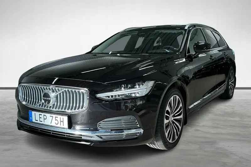 Volvo V90 2025