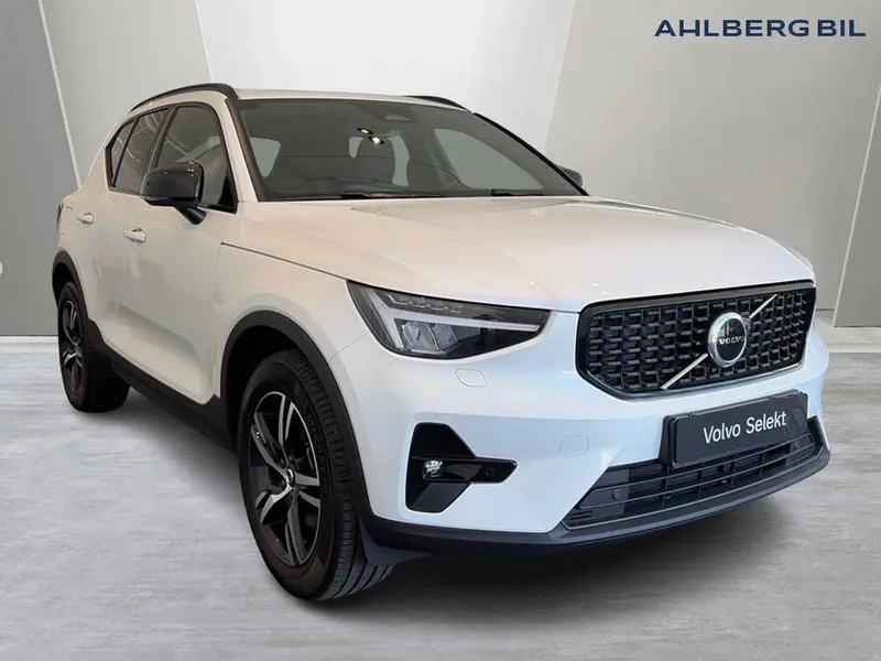 Volvo XC40 2025